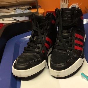 ADIDAS men’s size 10 shoes … excellent condition  black and red